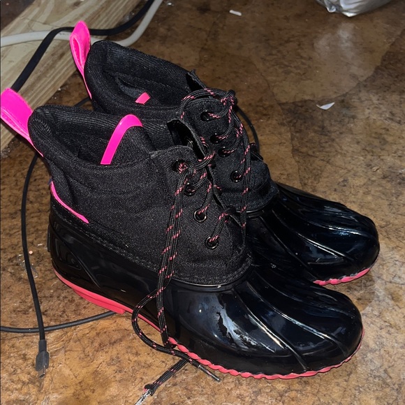 Tommy Hilfiger boots - Picture 1 of 4